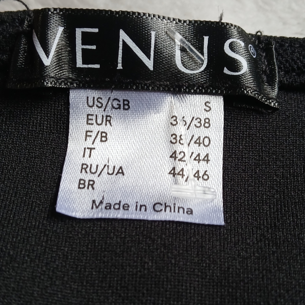 Elegant Black Women's Jumpsuit - Picture 2 of 8